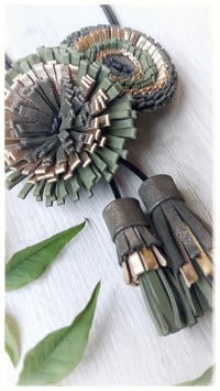 Image 7 of Collana floreale in pelle artigianale VERSATILE - Everglades