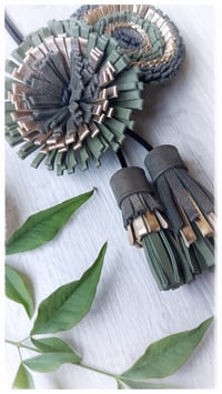 Image 9 of Collana floreale in pelle artigianale VERSATILE - Everglades