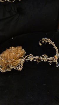 Image 2 of PRE-ORDER ESMERALDA FOREHEAD CHAIN AND FLOWER