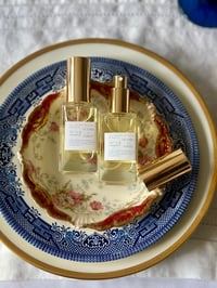 Image 4 of Eau de Parfum Square Lid 1oz 