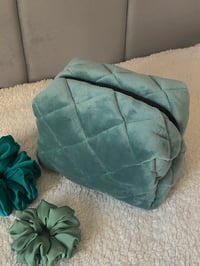 Image 3 of Kosmetyczka Welur Pikowana SAGE/SZAŁWIA