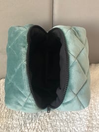 Image 10 of Kosmetyczka Welur Pikowana SAGE/SZAŁWIA