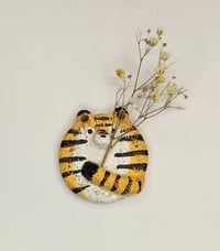 Image 2 of Ympyrä magneetti, tiikeri tai kissa savityö