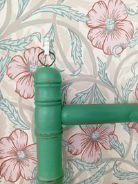 Image 3 of Ancien porte manteau en bois revisité en vert