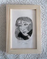 Image 1 of Petite vampire mélancolique