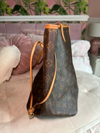 Image 11 of Louis Vuitton Monogram Neverfull GM