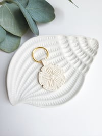 Image 2 of Sand Dollar Keychain