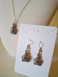Image 5 of Marine Collection Necklace Set