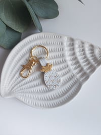 Image 1 of Elegant Pineapple Keychain 