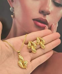 Glossy Gold Jewelry set