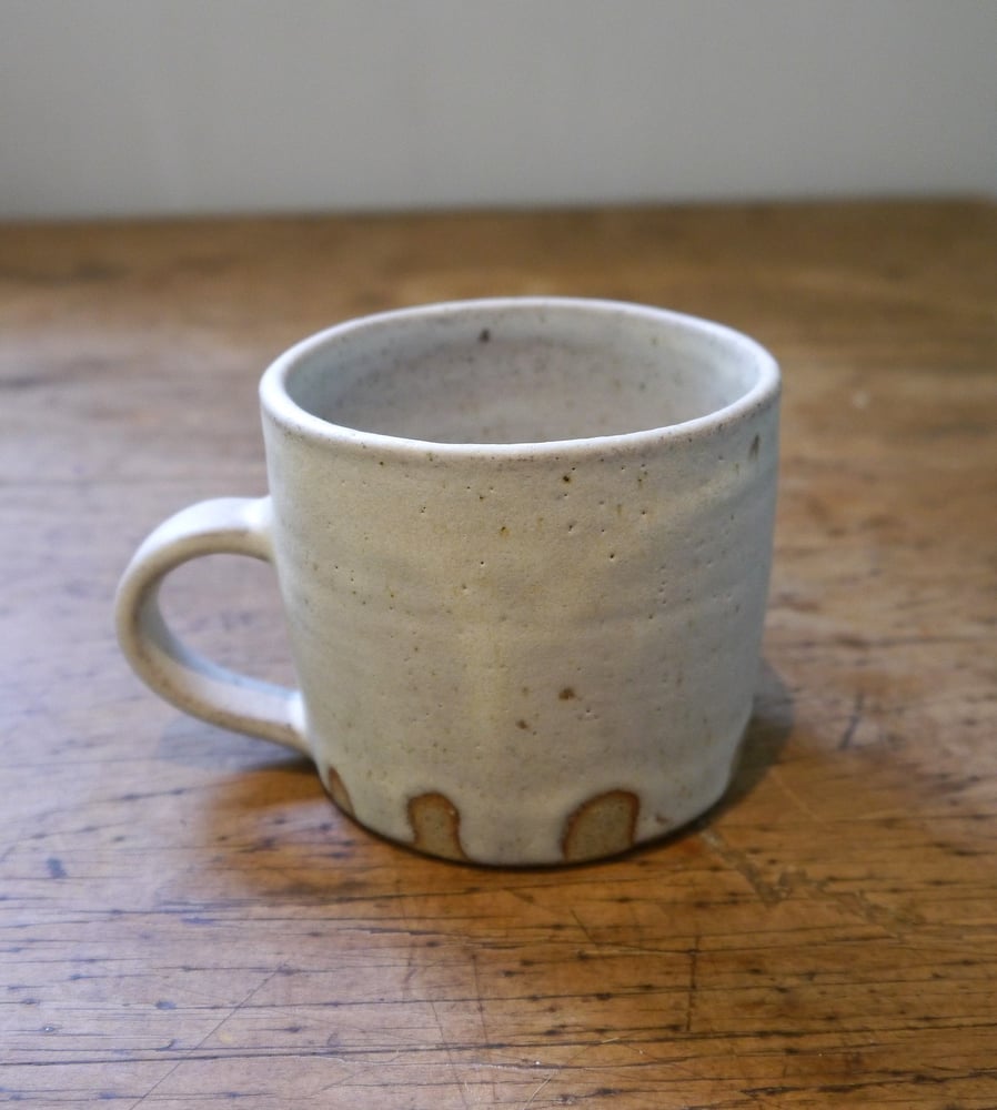 Image of Coffee cup in oatmeal