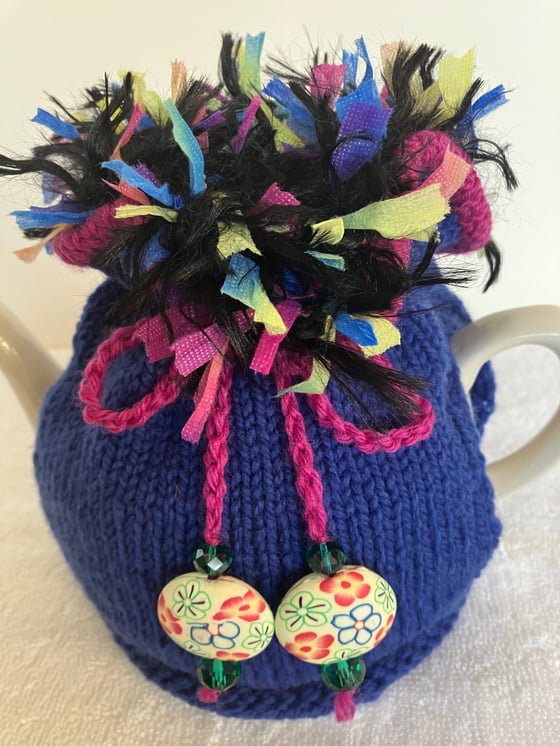 Image of medium CORNFLOWER Go On! tea cosie