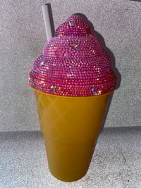 Image 2 of Strawberry Frost Fantasy – Luxe Bling Cone Cup