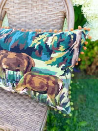 Image 3 of Coussin scène de cerfs en forêt