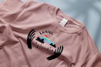 Image 2 of "Raining Love" póló - petal rose