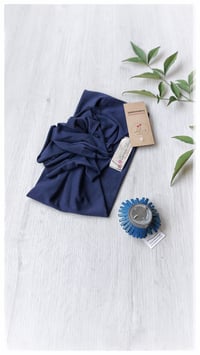 Image 16 of SbroccaBox 2025 - Fascia per capelli by "Come le Ciliegie" + Spilla floreale - Blue