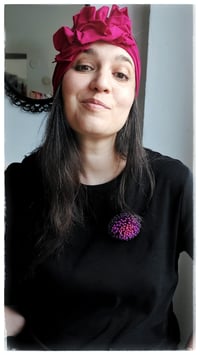 Image 15 of SbroccaBox 2025 - Fascia per capelli by "Come le Ciliegie" + Spilla floreale - Ciclamino