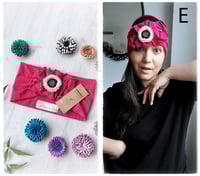 Image 7 of SbroccaBox 2025 - Fascia per capelli by "Come le Ciliegie" + Spilla floreale - Ciclamino