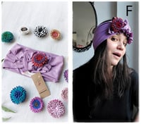 Image 8 of SbroccaBox 2025 - Fascia per capelli by "Come le Ciliegie" + Spilla floreale - Glicine