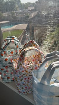 Image 5 of Peachy Picnic Mini Tote