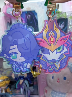 Image of jhin & hwei magnetic keychains