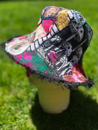 Image 4 of "Cosmic Bloom" hat