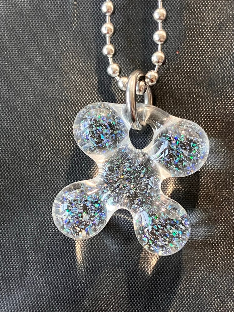 Image of crushed opal clover