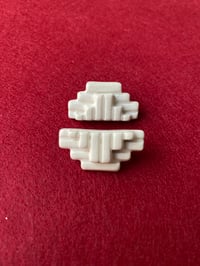 Image 1 of BROOCH 02