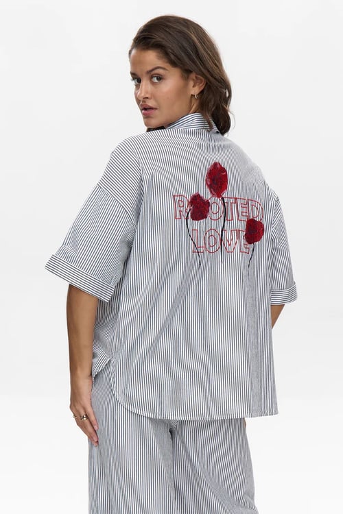 Image of 1-Nutillie SS Camisa