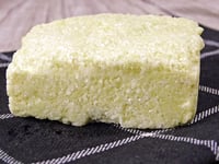 Image 4 of Regenerating Solid Shampoo Bar "à la Violette"