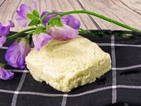 Image 5 of Regenerating Solid Shampoo Bar "à la Violette"