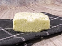 Image 6 of Regenerating Solid Shampoo Bar "à la Violette"