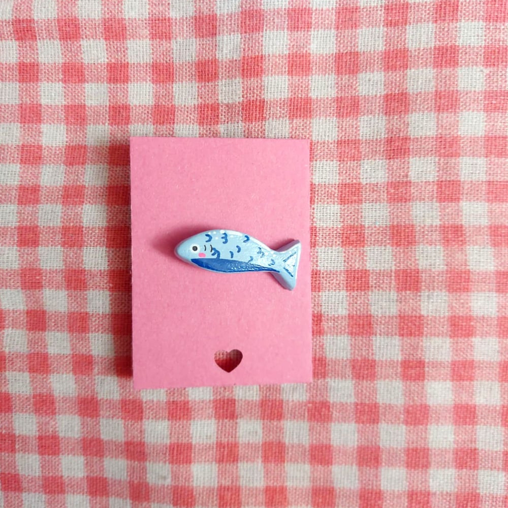 Image of Pin's Poisson Bleu