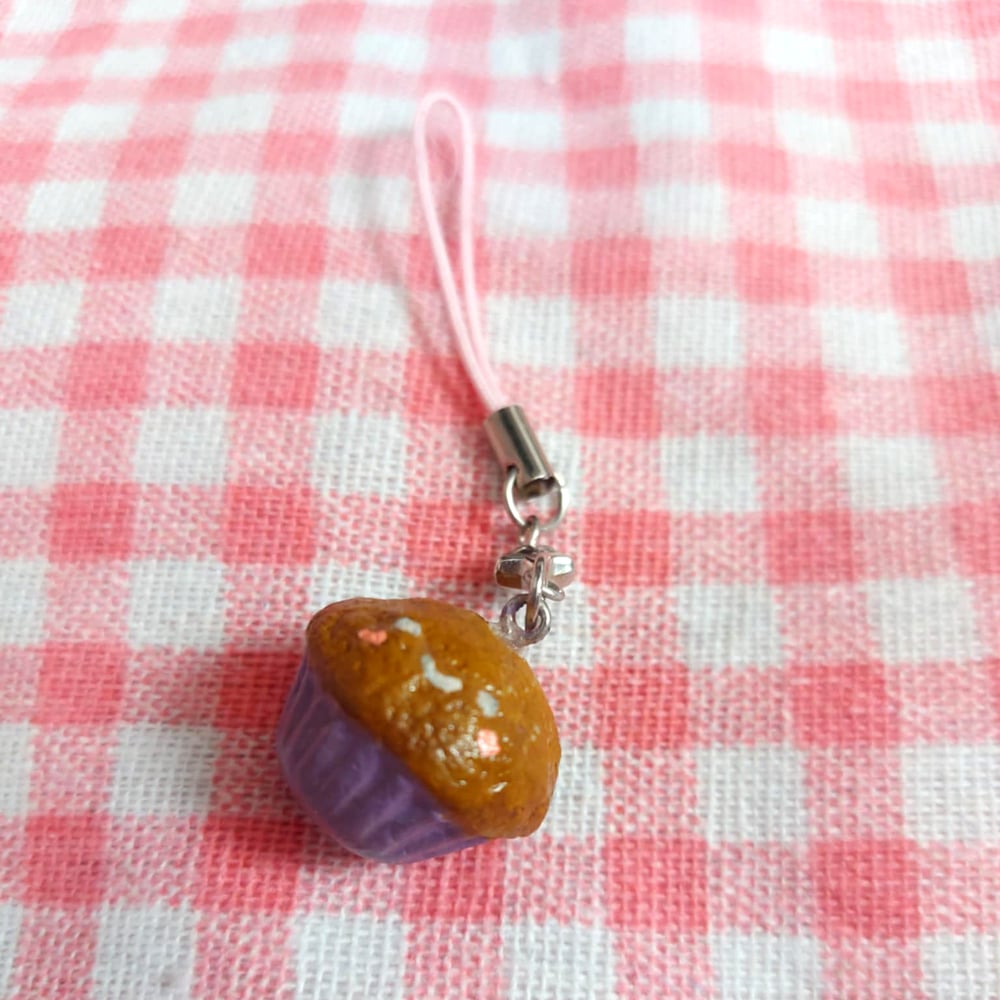 Image of Strap Cupcake