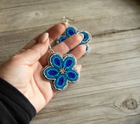 Image 3 of Flores Earrings 