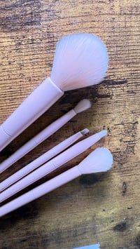 Image 2 of Brochas de beauty creation de 5 piezas 