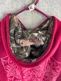 Image 5 of TRIBAL DEVIL FLOWR H00DIE [XL]