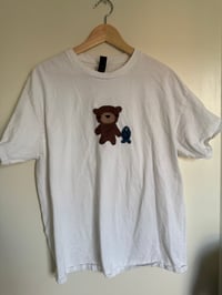 Image 2 of bear holding fish tee (L) 🐻🐟