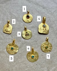 Image 1 of Amulettes anciennes serties 
