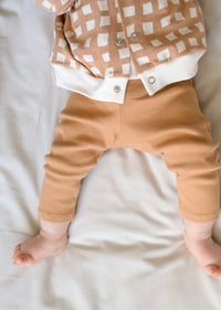 Image 9 of GILET OSCAR carreaux, caramel | Coton biologique