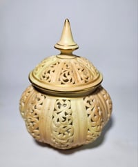 Image 3 of Grainger & Co (Royal China Works) Reticulated Covered Pot Pourri