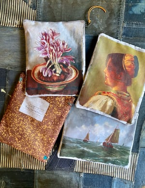 Image of crocus pouch