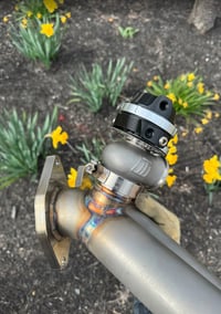 Image 4 of 13B Top Mount Manifold
