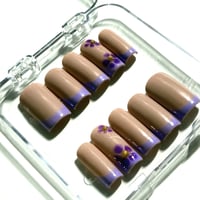 Image 2 of Priklijuojami nagai - Floral French (Vidutinio ilgio)