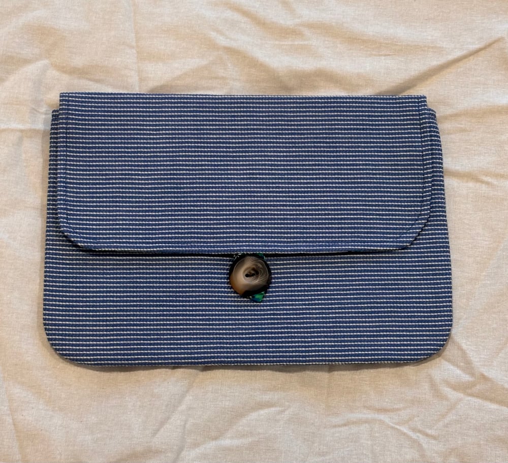 Image of Oh So Hollywood Clutch in Blue Skies 