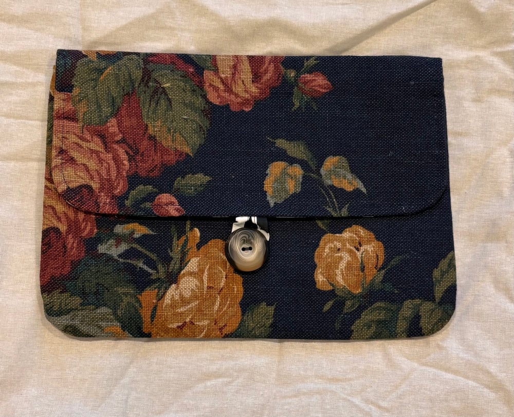 Image of Oh So Hollywood Clutch in Victorian Rose
