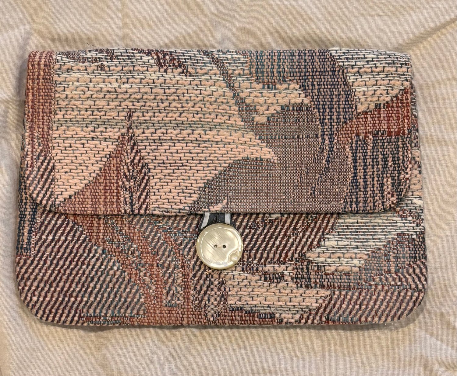 Image of Oh So Hollywood Clutch in Pink Haze