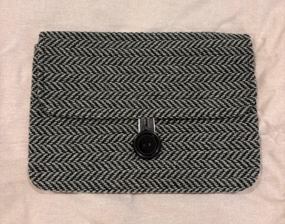 Image of Oh So Hollywood Clutch in Houndstooth