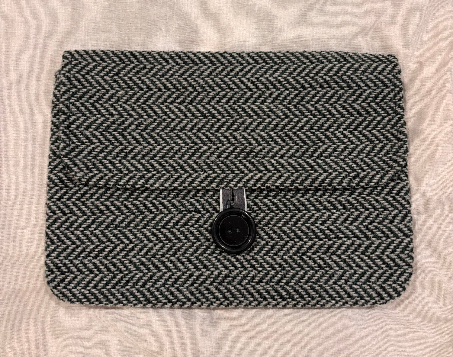 Image of Oh So Hollywood Clutch in Houndstooth