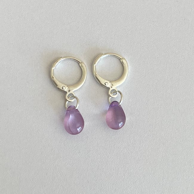 'light lavender' glass teardrop huggie hoop earrings